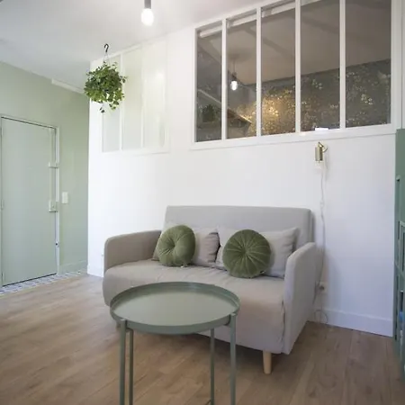 Apartament Charming Bright Studio Near The Batignolles Paryż