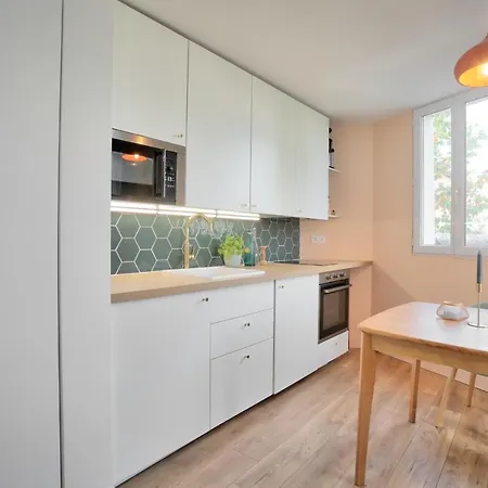Charming Bright Studio Near The Batignolles